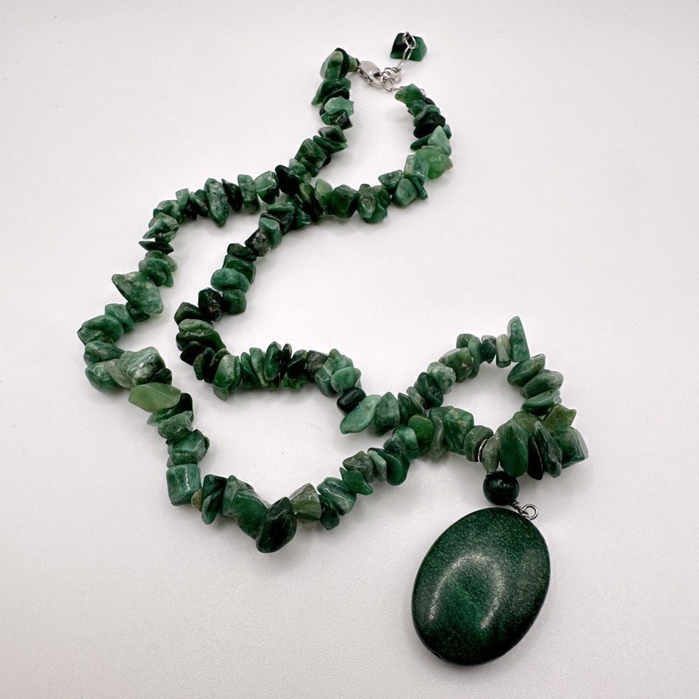Vintage aventurine chip bead necklace with sterling silver hardware